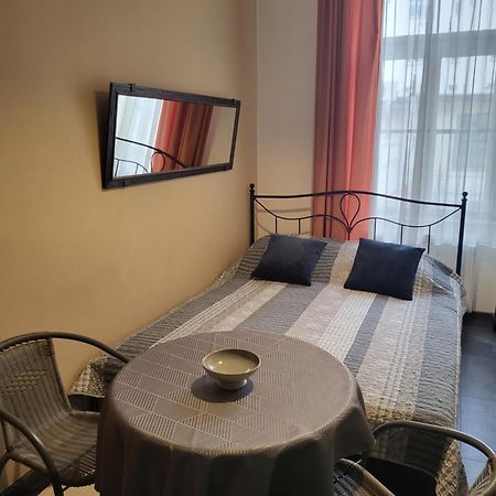 Pension Sunflower Prague Ngoại thất bức ảnh