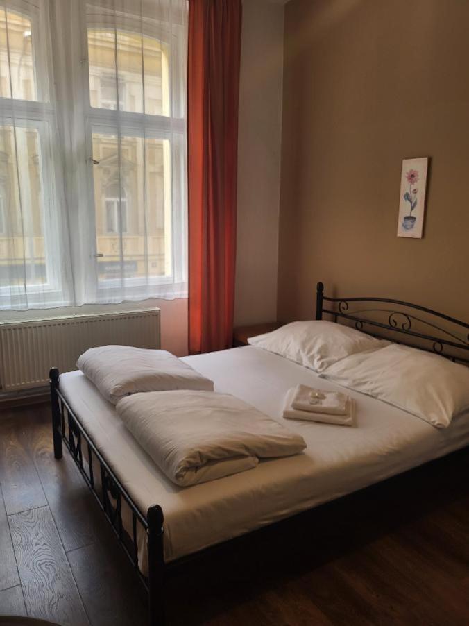 Pension Sunflower Prague Ngoại thất bức ảnh