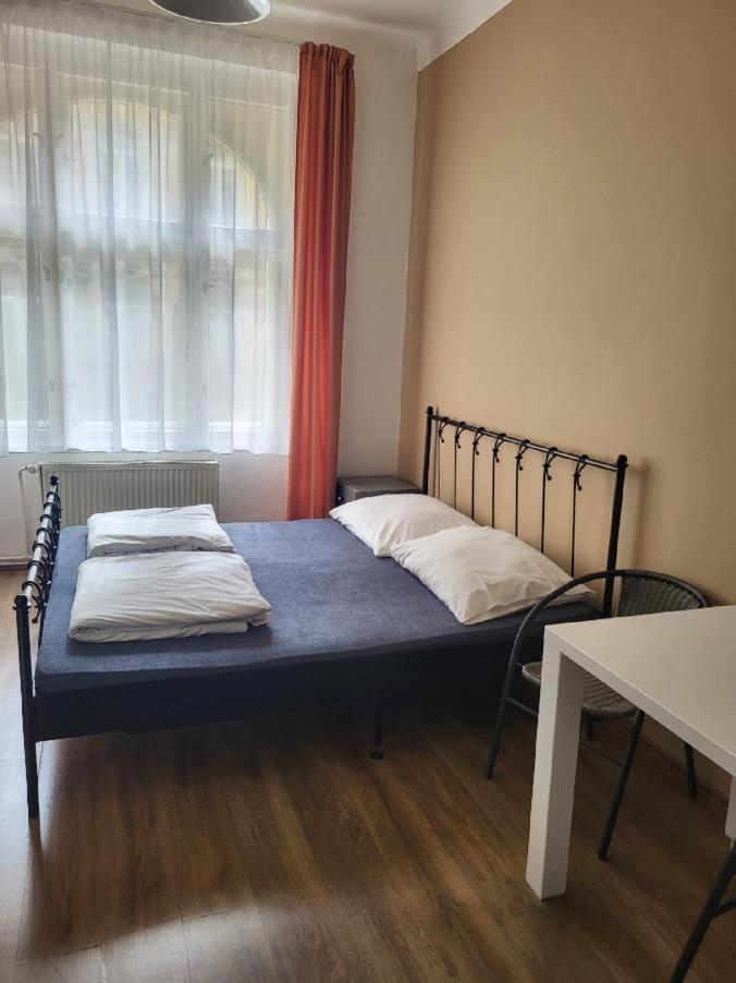 Pension Sunflower Prague Ngoại thất bức ảnh