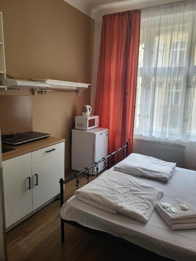 Pension Sunflower Prague Ngoại thất bức ảnh